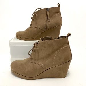 Dolce Vita 11 Wedge Booties
